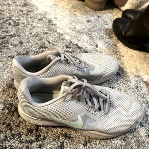 Nike Flex sneakers